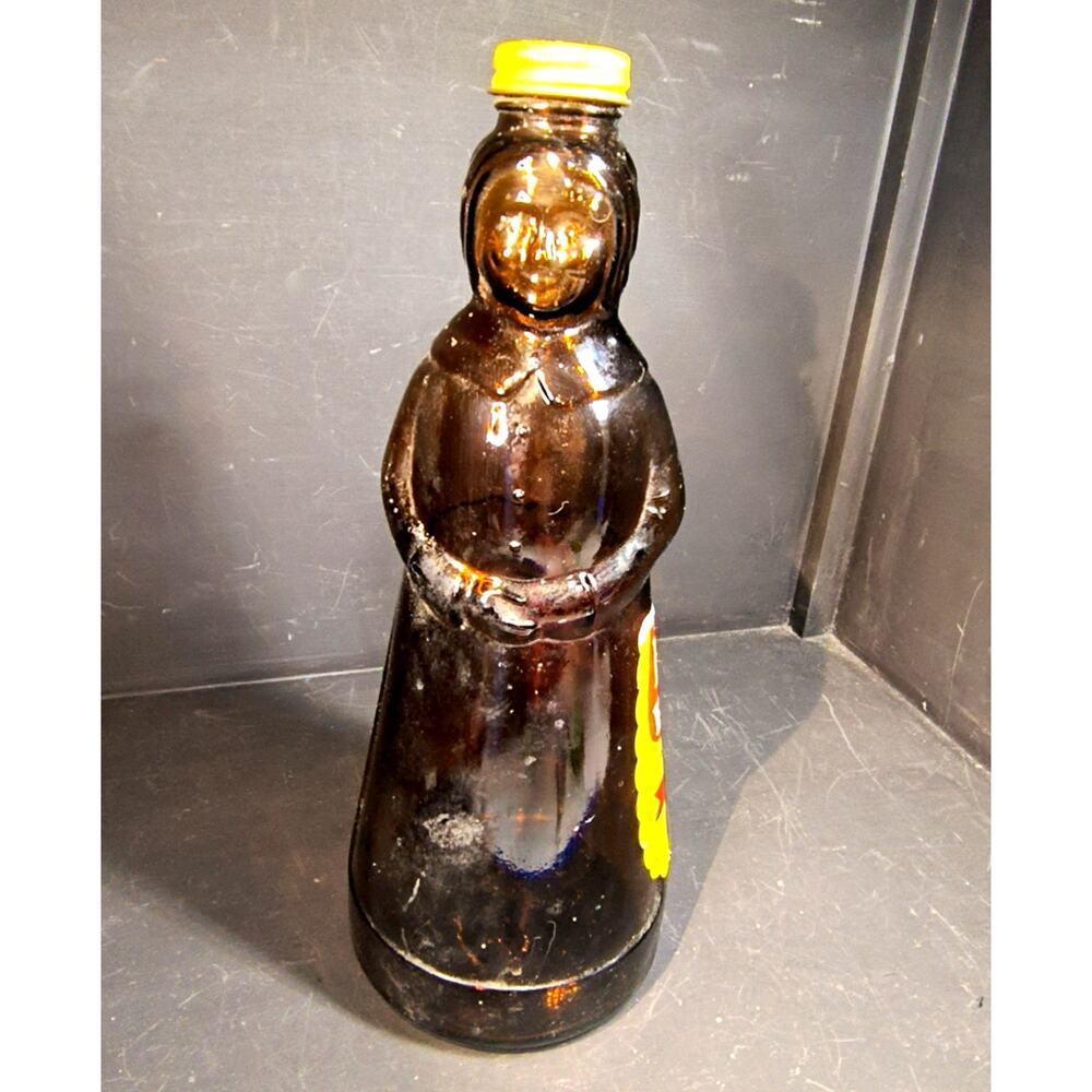 2213. 1973 Mrs Butterworths Glass Bottle RARE Side Label ERROR with Metal Cap